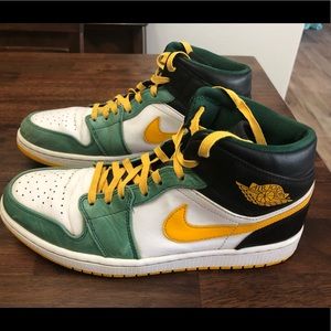 SOLD Nike Air Jordan 1 Mid Sonic Retro